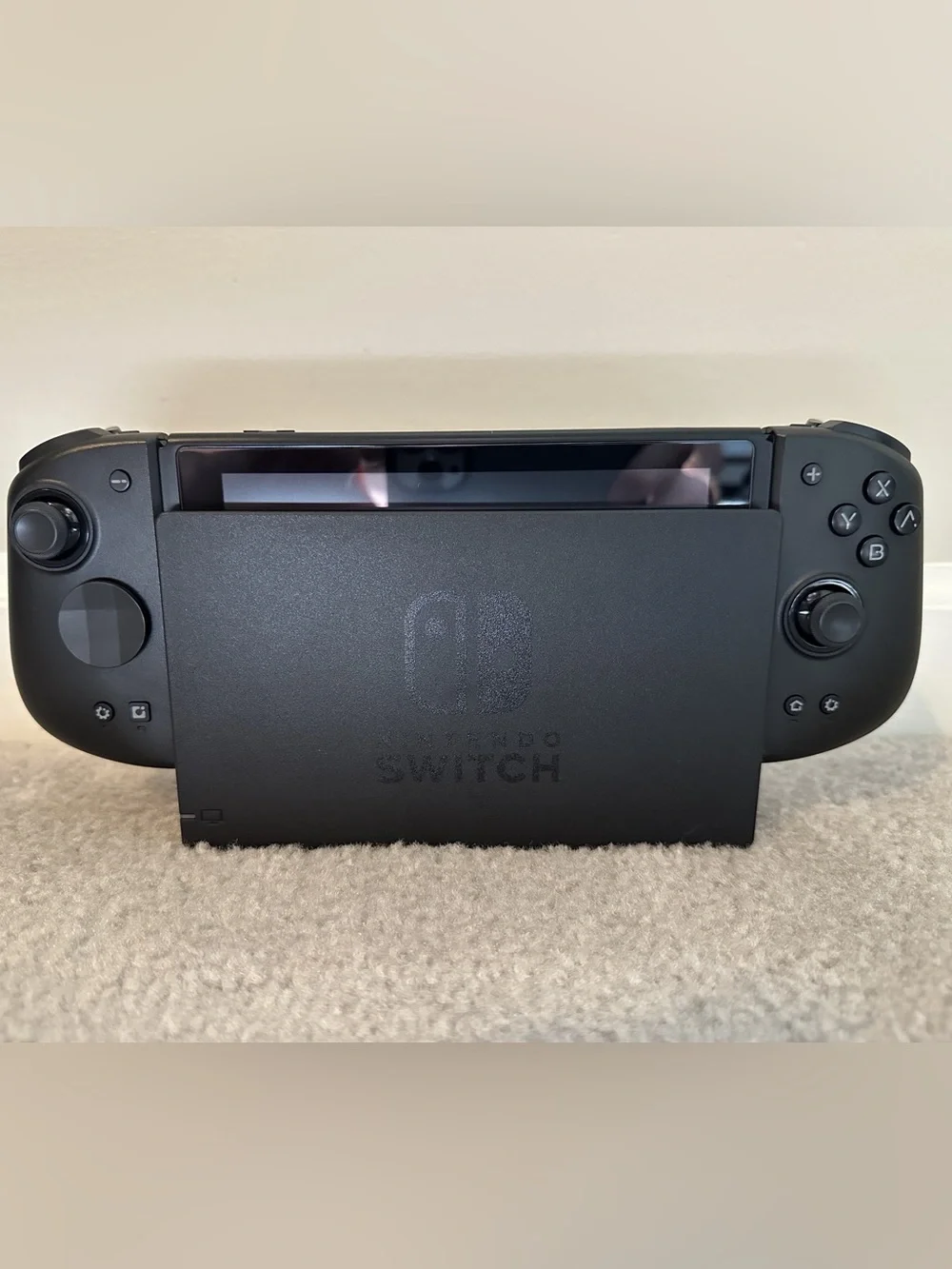 Nintendo Switch Console w/  Mobapad M6 HD joycons, pro controller and 2 games